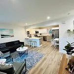 Modern Home Near Uptown Clt, Airport And More
