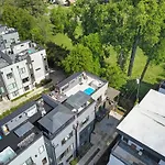 906 Westbrook B City Views Rooftop Hot Tub And Short Walk To Stadium