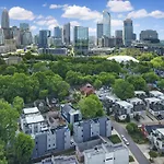 906 Westbrook B City Views Rooftop Hot Tub And Short Walk To Stadium