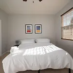 3Bdrm Home W/ Kingbed_Pool_Wi-Fi-Private