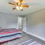 Cozy Charlotte Home With Fire Pit About 6 Mi To Uptown!
