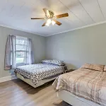 Cozy Charlotte Home With Fire Pit About 6 Mi To Uptown!