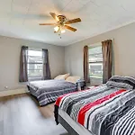 Cozy Charlotte Home With Fire Pit About 6 Mi To Uptown!