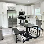 Luxury Living 3Br/2.5Ba Clt Home