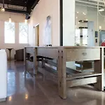 Spacious 2Bd With Private Balcony And Free Parking