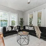 Spacious & Stylish 4Br W Fireplace-Up To 12 People