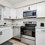 Modern Oasis Close To South End