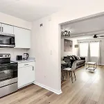 Modern Oasis Close To South End