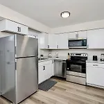 Modern Oasis Close To South End
