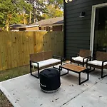 Spacious And Comfy Clt Retreat