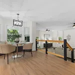 Modern 4 Bed In Quail Hollow