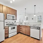 King Luxe Studio Near Shopping & Entertainment