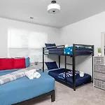 Perfect Getaway Prime Location Game Room And Hottub
