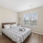 Charlotte 4Br Cozy Retreat