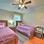 Charlotte Area Home With Patio - 6 Miles To Downtown