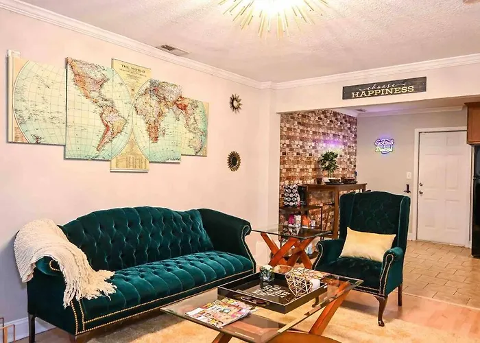 Cozy - 2 Bedroom Townhome Getaway - Plaza Midwood