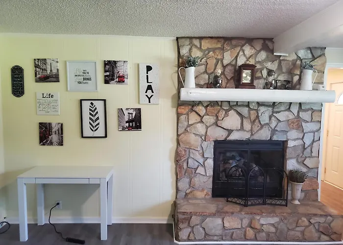 Private Single Level Standalone House Large Lot - 3 Bedrooms