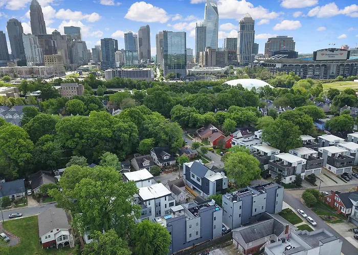 906 Westbrook B City Views Rooftop Hot Tub And Short Walk To Stadium