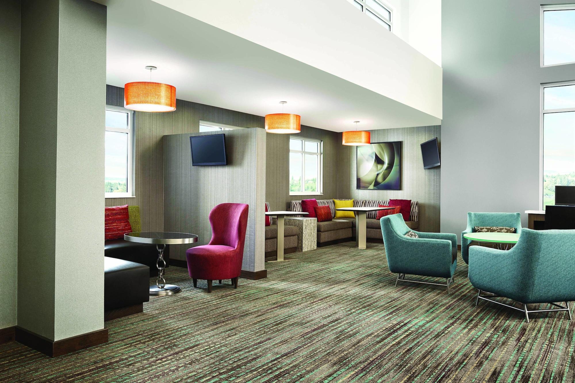 Hotel By Marriott Steele Creek 3*