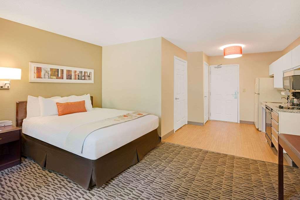 Mainstay - Executive Park Charlotte