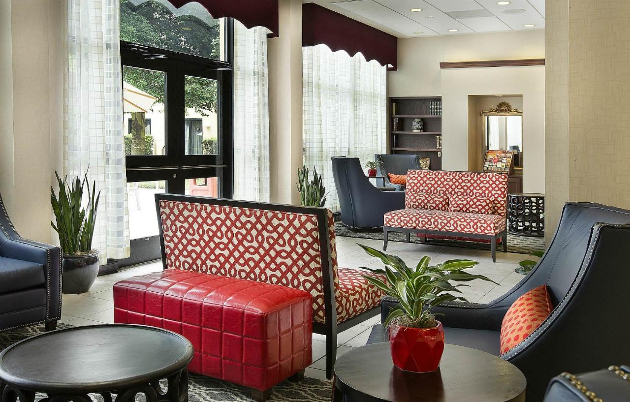 Doubletree By Hilton Airport