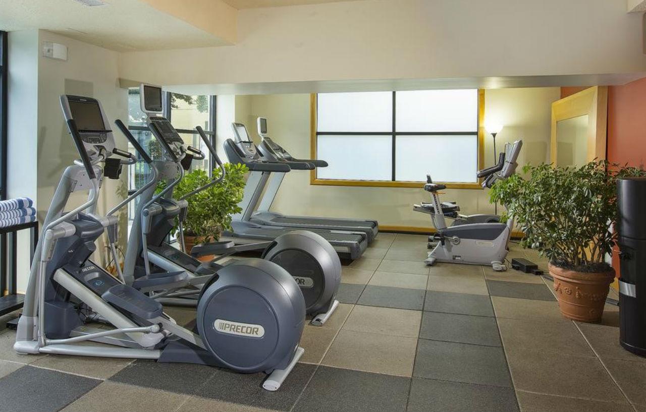 Hotel Doubletree By Hilton Airport 4*