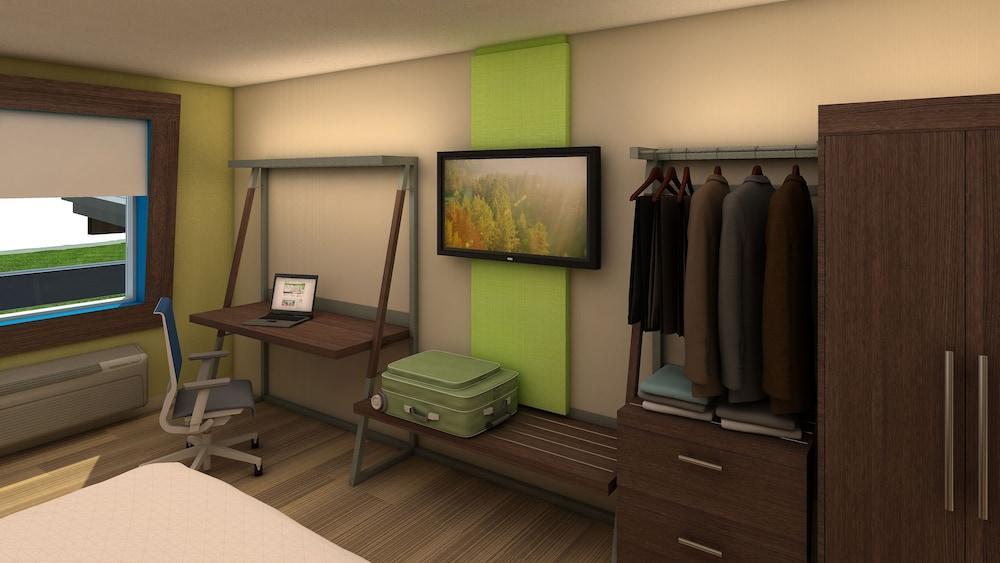 Express & - Airport By Ihg Hotel Charlotte