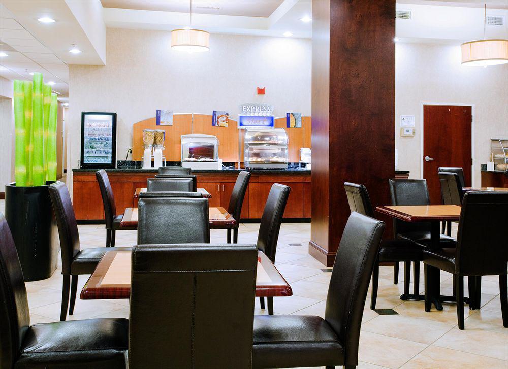 Express Arrowood By Ihg Hotel
