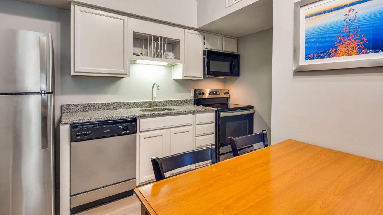 Surestay By Western Executive Park 3*