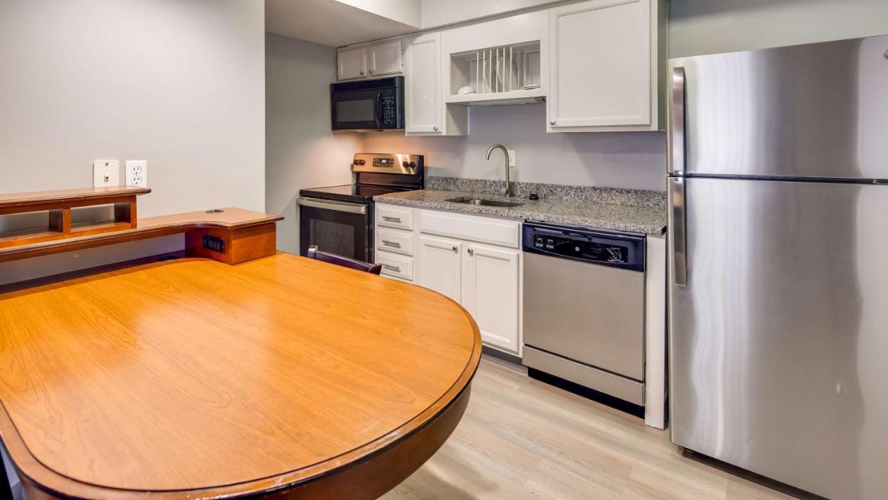 Hotel Surestay By Western Executive Park