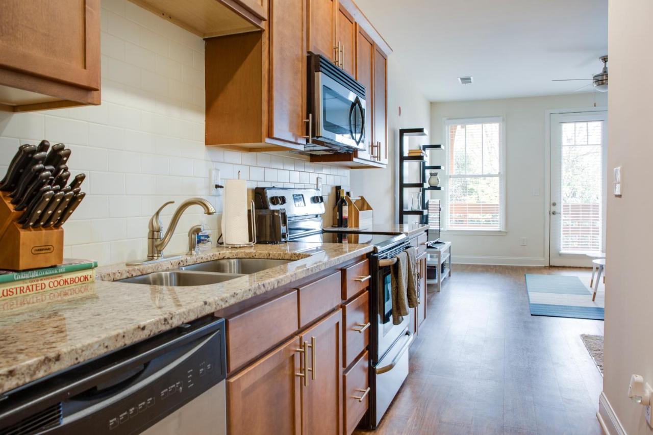 Studio And 1br Apts By Frontdesk *