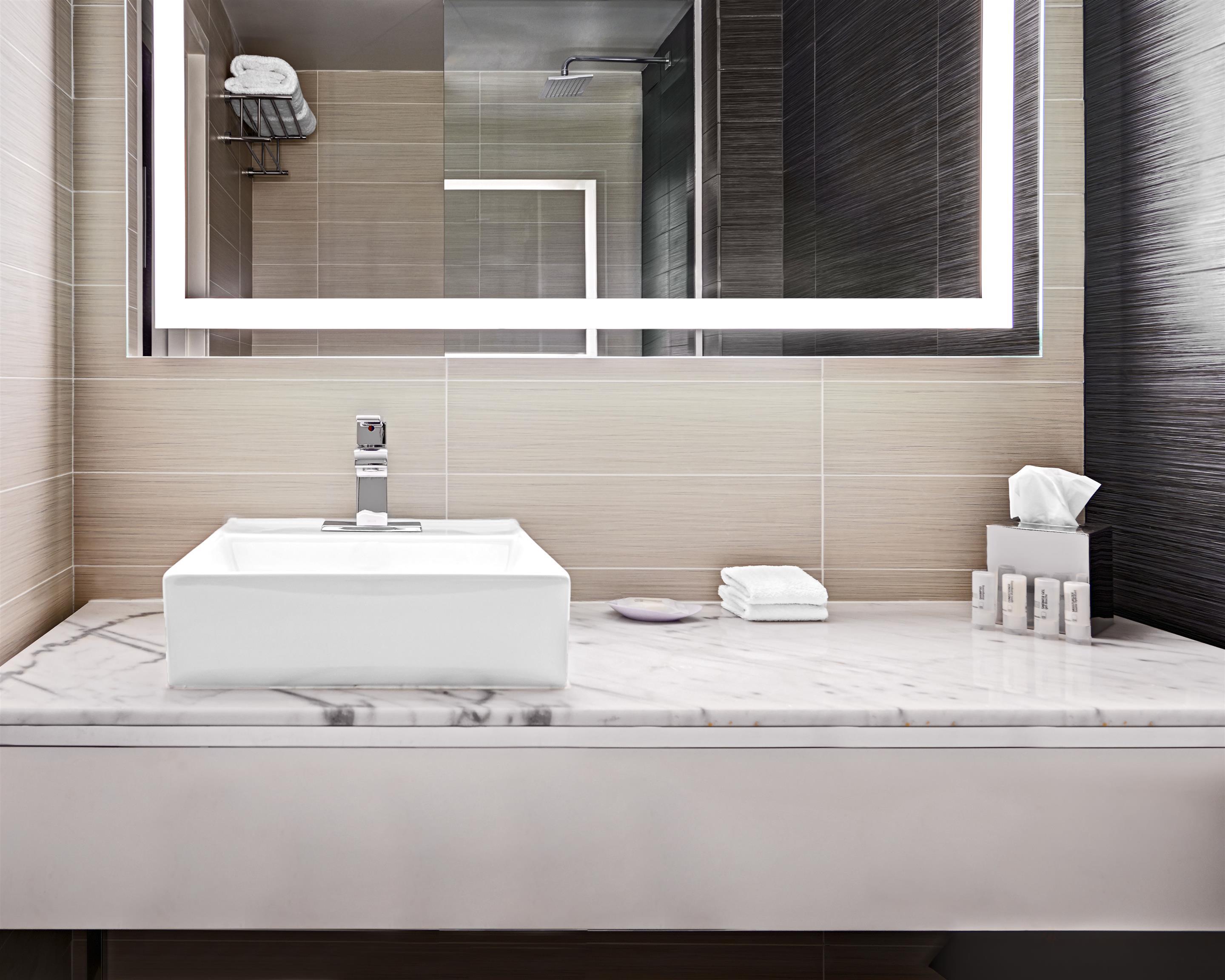 Le Meridien Hotel 4*