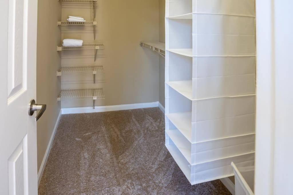 Apartment Viagem - - Comfy 2br W/gym+parking Charlotte