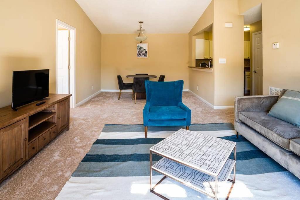 Viagem - - Comfy 2br W/gym+parking Apartment Charlotte