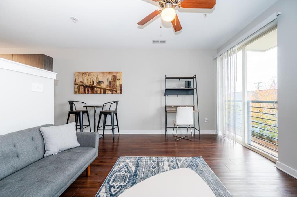 Viagem Fashionable Studio In Vibrant Area Apartment *