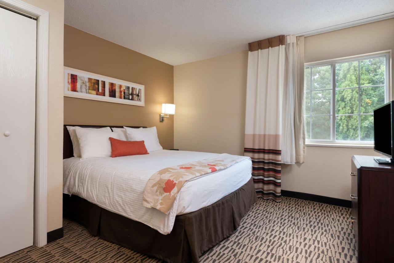 Mainstay - Executive Park Charlotte