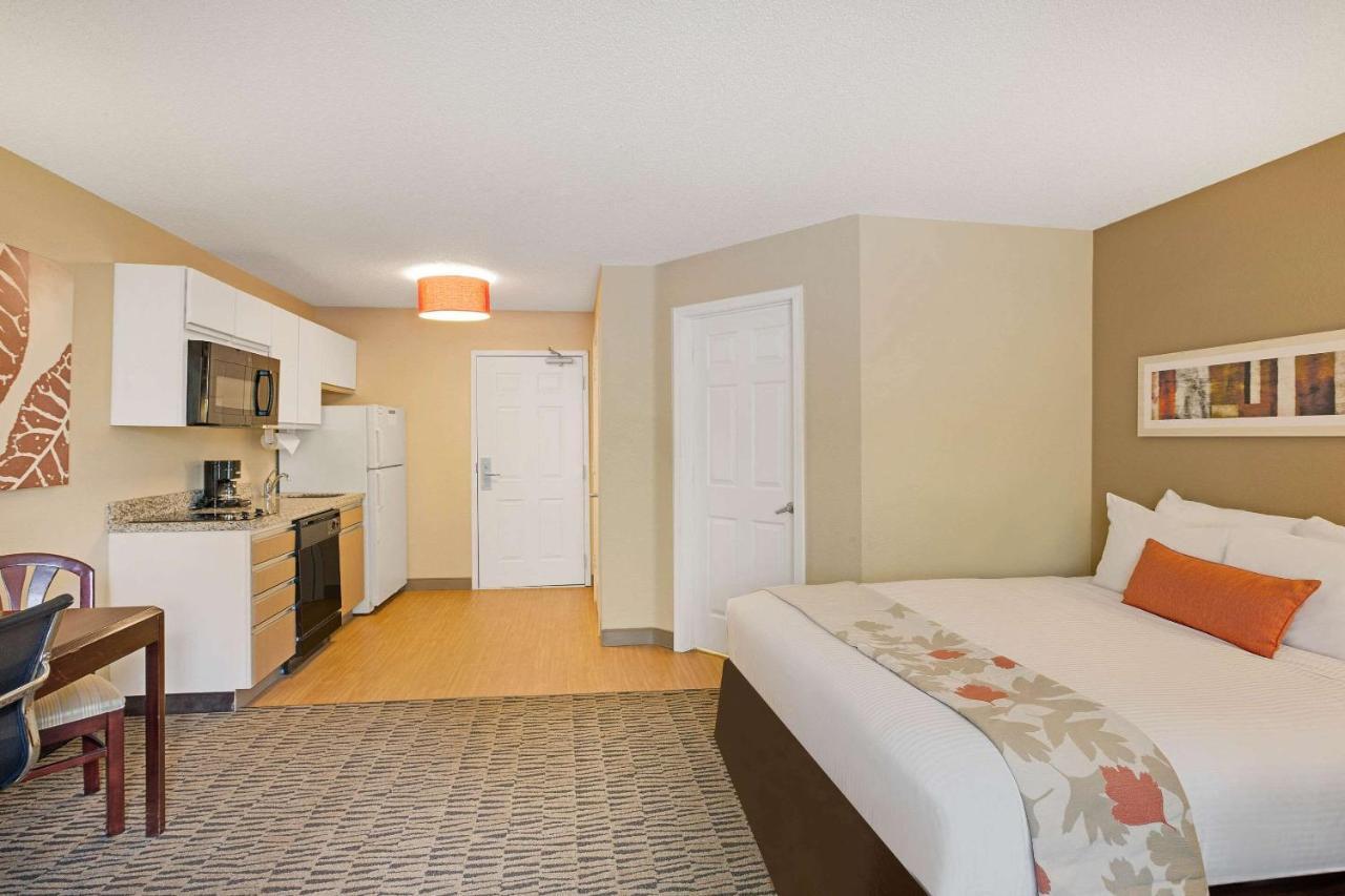 Mainstay - Executive Park 3*