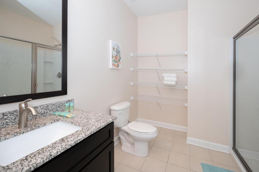 Beautiful 1br W Balcony Gym Patio Areas Apartment Charlotte