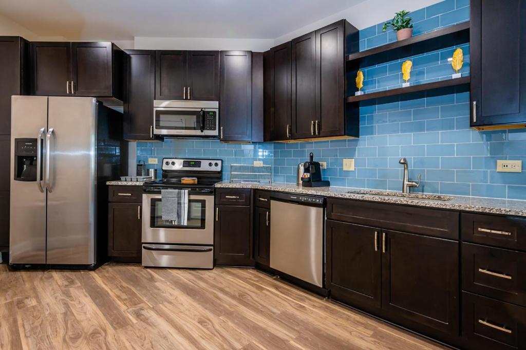 Beautiful 1br W Balcony Gym Patio Areas Apartment