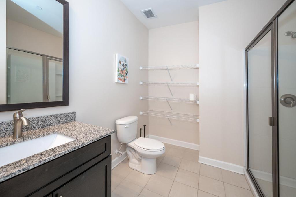 Tranquil 1br With Balcony Gym Charlotte