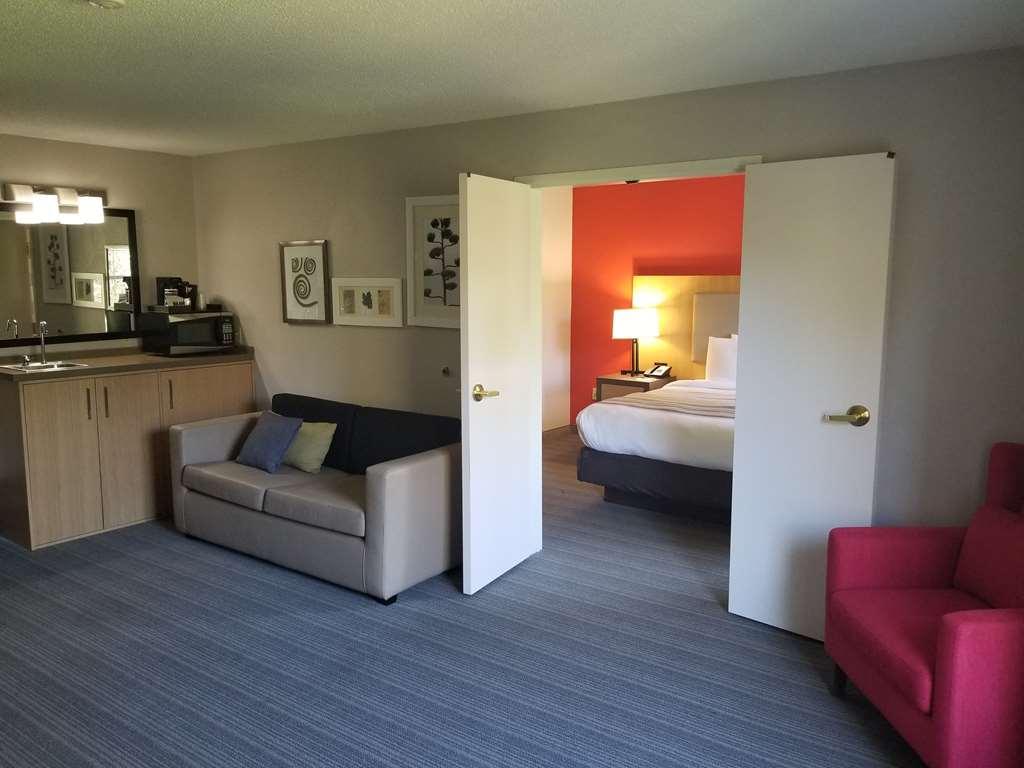 Country & By Radisson, Place, Nc Hotel