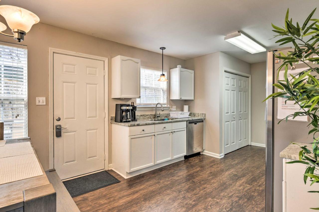 Cozy Urban Retreat With Grill, Near Uncc Holiday home Charlotte