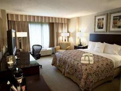 Doubletree By Hilton Airport Hotel