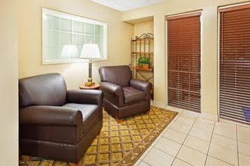 Mainstay - Executive Park Hotel