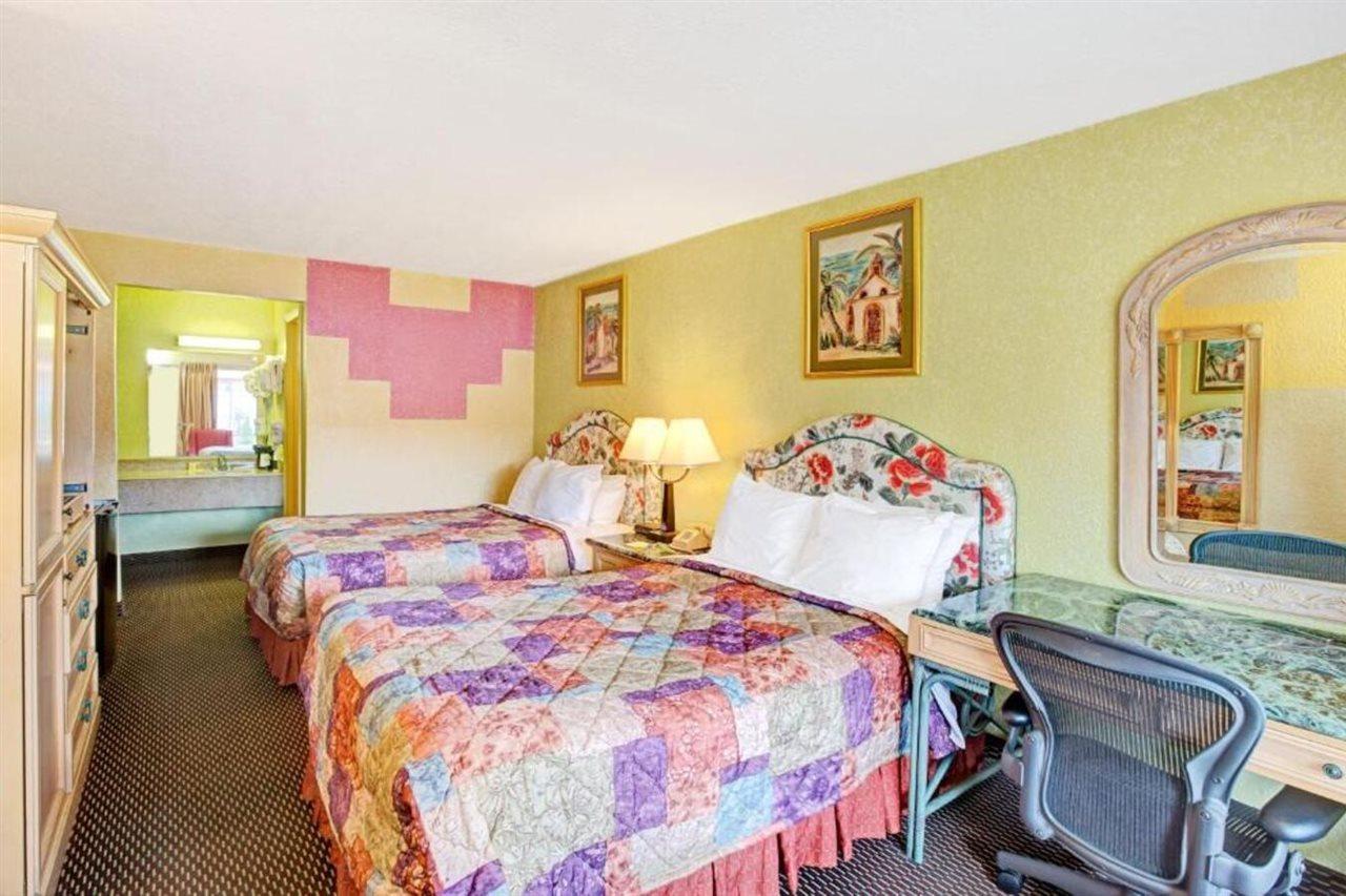 Speedway And Hotel 2*