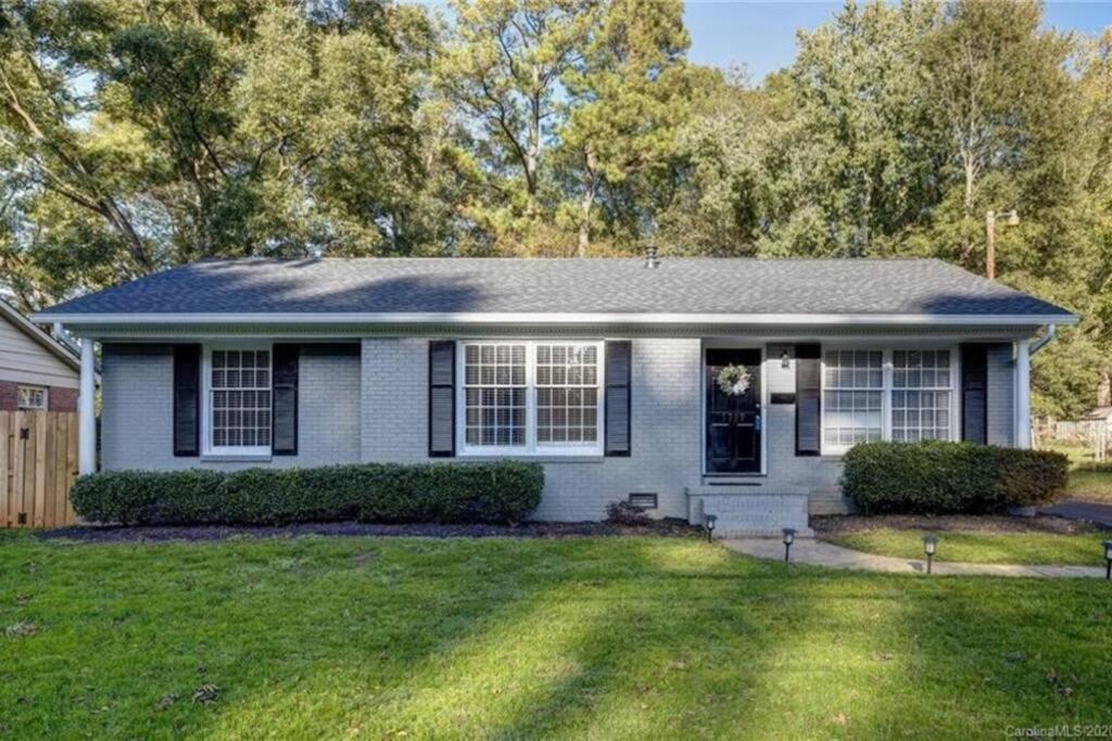 Modern House W/ Easy Access To Upt & Se Holiday home Charlotte