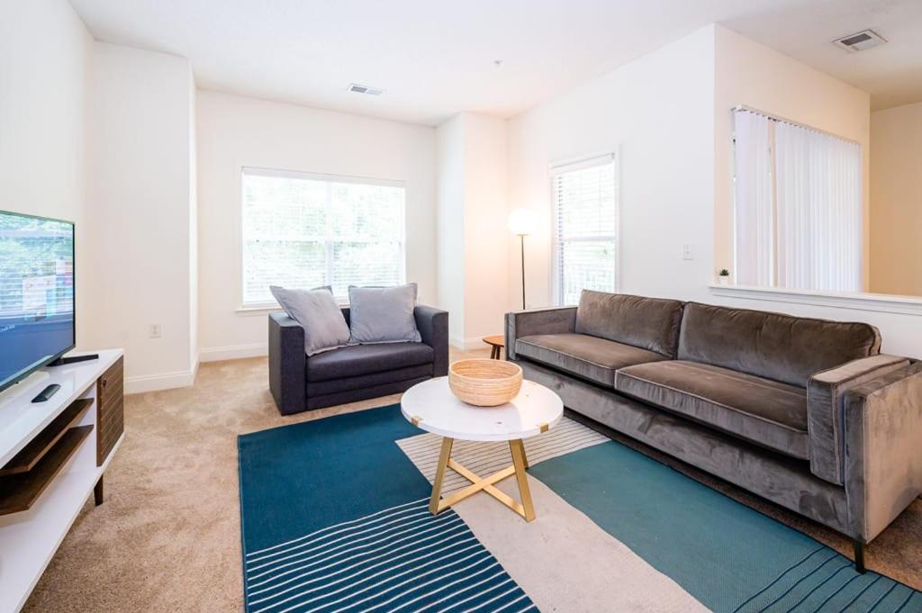 Designed 2br With Gym And Balcony Apartment *