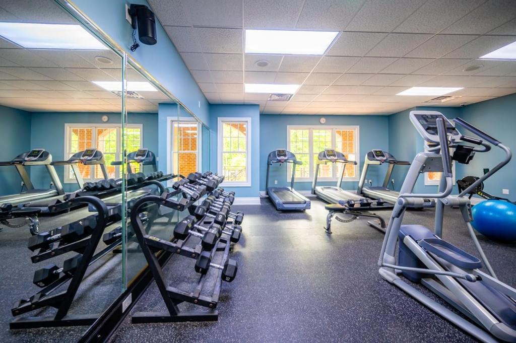 Apartment Designed 2br With Gym And Balcony *