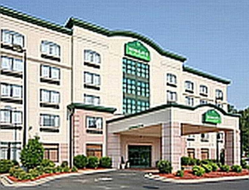 Wingate By Wyndham Airport 3*