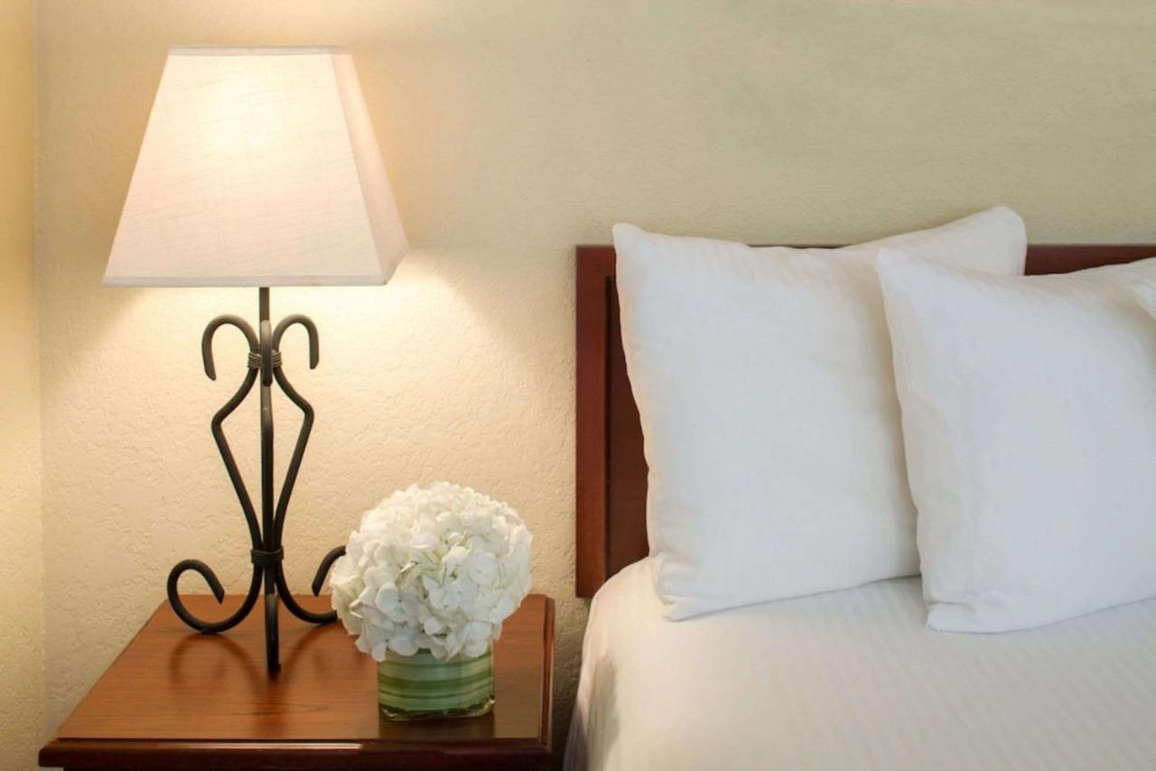 Surestay By Western Executive Park 3* Charlotte